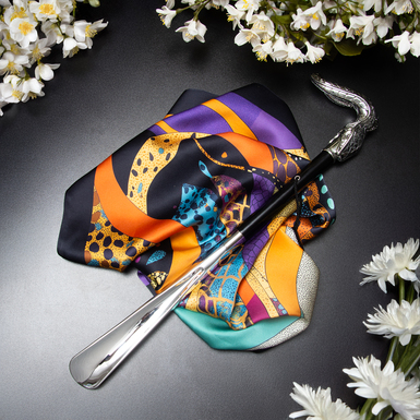 Подарочный комплект платок из шелка "Змеиный вихрь" от FAMA и рожок для обуви "Snake" от Pasotti фото