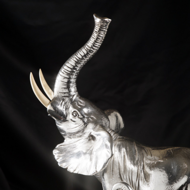 Silver sculpture photo