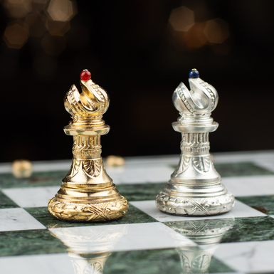 шахова фігура слон фото 1