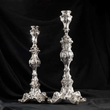 Candlesticks with marble chips photo