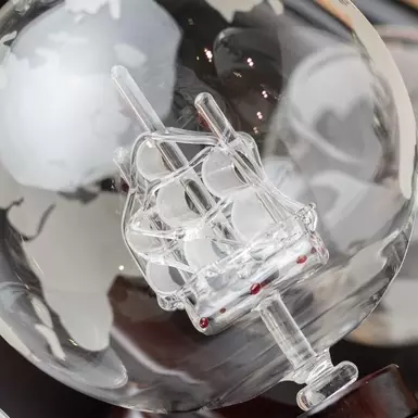 графин з кораблем усередині фото 1