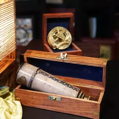 spyglass for gift photo