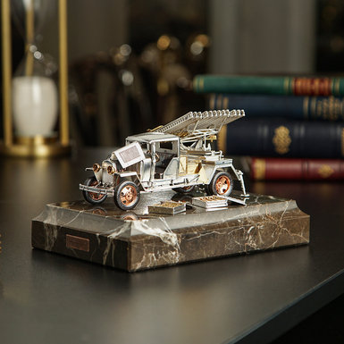 Статуэтка "Реактивная система залпового огня БМ-8-24 на базе  грузовика 1,5 тонны 1941 года" от Евгения Епура, 1:35 фото