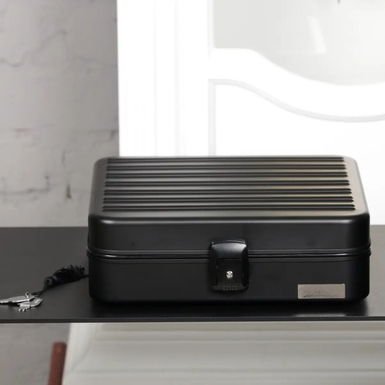 скринька для годинника в інтер'єрі фото