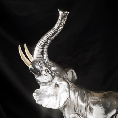 wow video Silver statuette "Elephant with baby elephant"