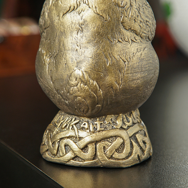 статуэтка на подставке фото