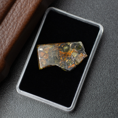 метеорит у магазині подарунків фото