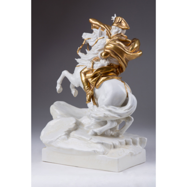 Статуетка на підставці фото