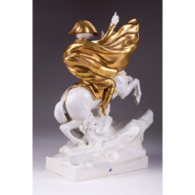 Позолота на статуетці фото