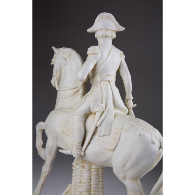 Детали фарфоровой статуэтки фото