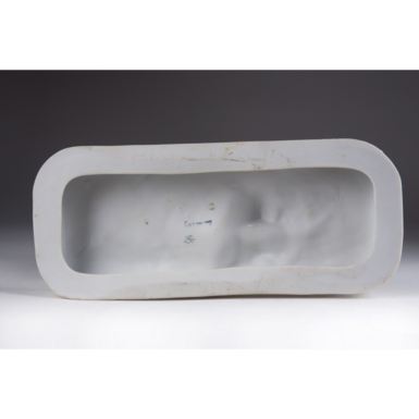 Bottom of the statuette photo