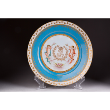 Тарелка в интерьере фото