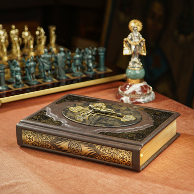 Библия фото