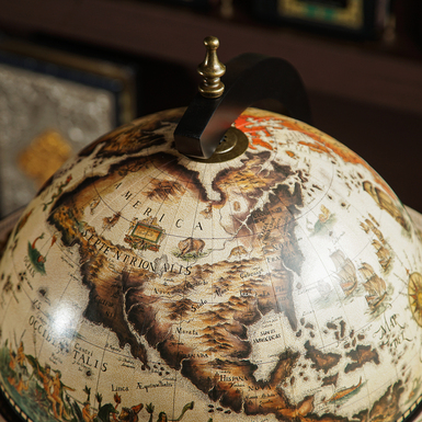 глобус бар з дерева світлого кольору фото 1