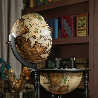 wow відео Підлоговий глобус-бар "Чарівна подорож" з дерева