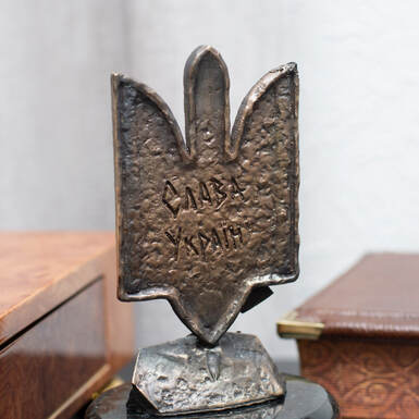 Гравировка на статуэтке фото