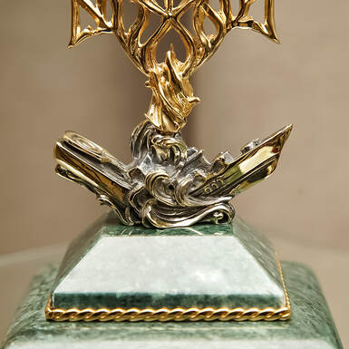 Мармуровий п'єдестал статуетки фото