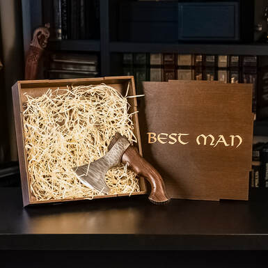 Топор в подарочной коробке фото