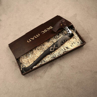 Топор в коробке фото