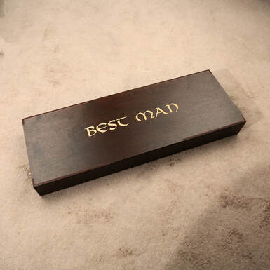 Коробка с надписью фото