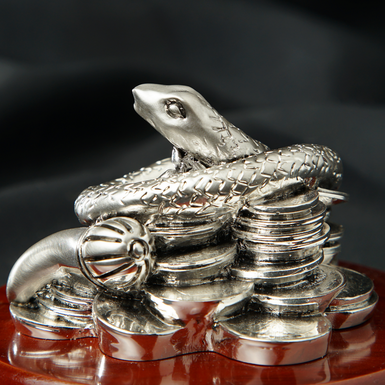 marble chip figurine photo