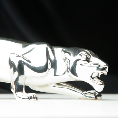 статуетка на підставці фото