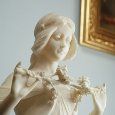 Деталізована статуетка фото