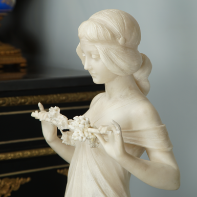 Біла скульптура фото