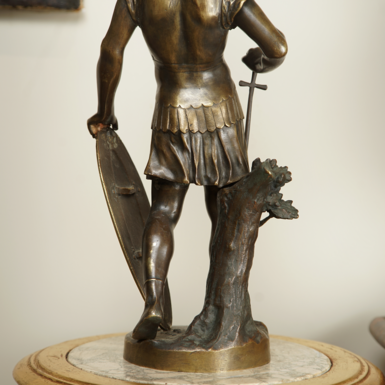 Зворотний бік статуетки фото