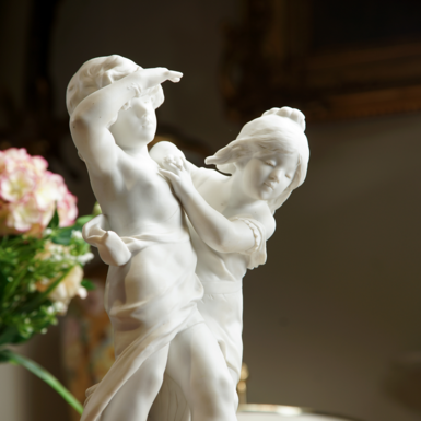 Statuette children photo