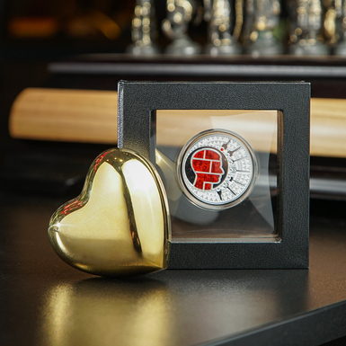 Подарунковий комплект срібна монета "The Key of Love", 500 франків і декоративне серце з полірованої латуні "Amour" від Skultuna фото