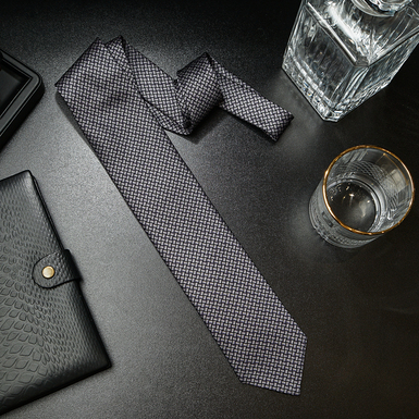 Чоловіча шовкова краватка ручної роботи "Back to Black" від Brioni фото