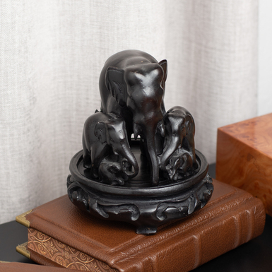 Статуетка в інтер'єрі фото