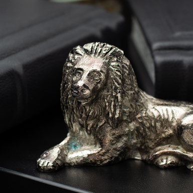 Статуетка з бронзи фото