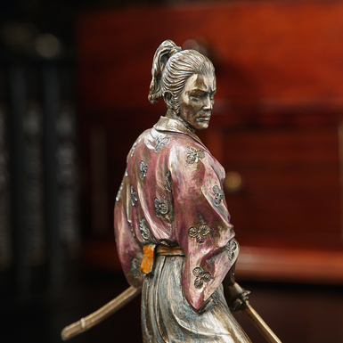 скульптура самурая из бронзы фото 1