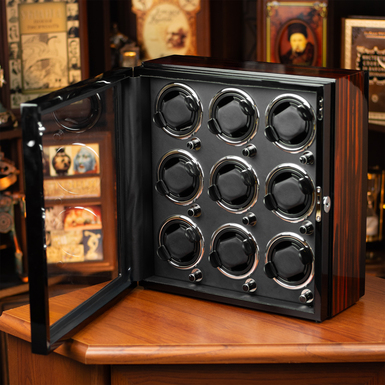 Скринька для підзаводу годинників з автоматичним датчиком