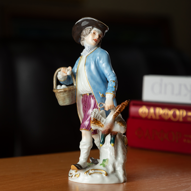 Porcelain figurine photo