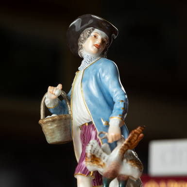 Bright glaze figurine photo