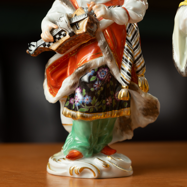 Яркий наряд музыканта фото