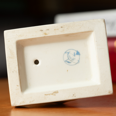 Porcelain factory hallmark photo