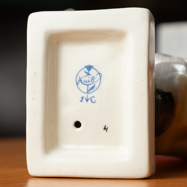 Porcelain factory hallmark photo