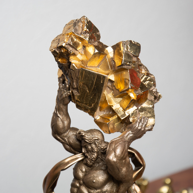 Скульптура Титан фото