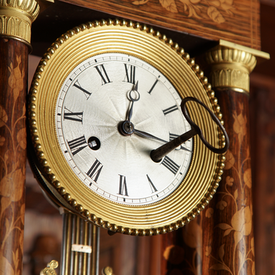старовинний годинник фото