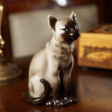 статуэтка кошка из фарфора фото