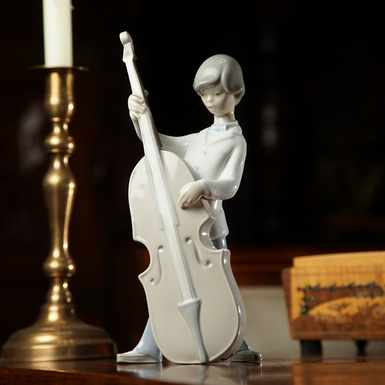 фарфоровая статуэтка игра на контрабасе фото