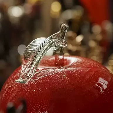 wow видео Стеклянная фигурка яблока (дутое стекло львовской художественной академии)