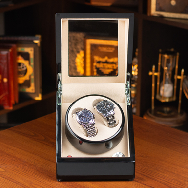 Відкрита скринька для годинників фото