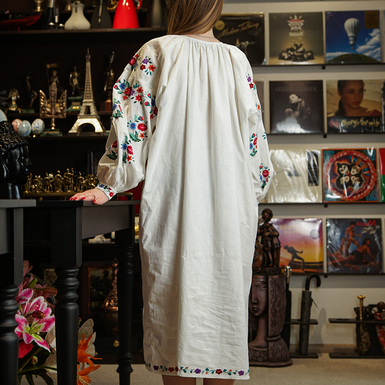 Жіноча вишита сорочка фото