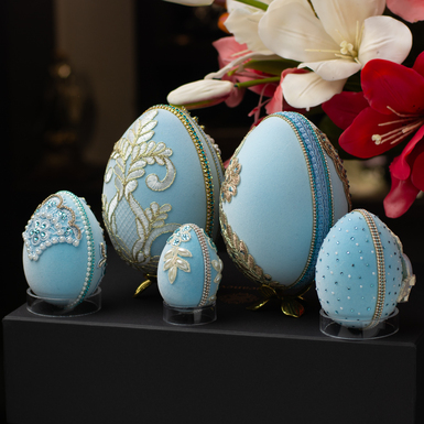 Яйца на подставке фото