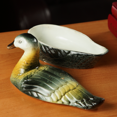 oil lamp "Cute Duckling", 19th century photo